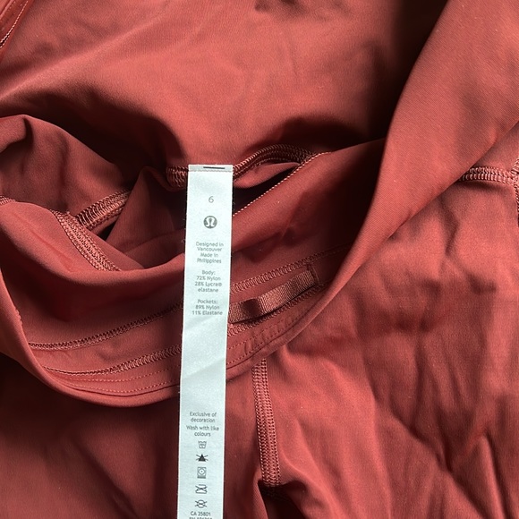 Lululemon Pocket Leggings - Picture 5 of 6